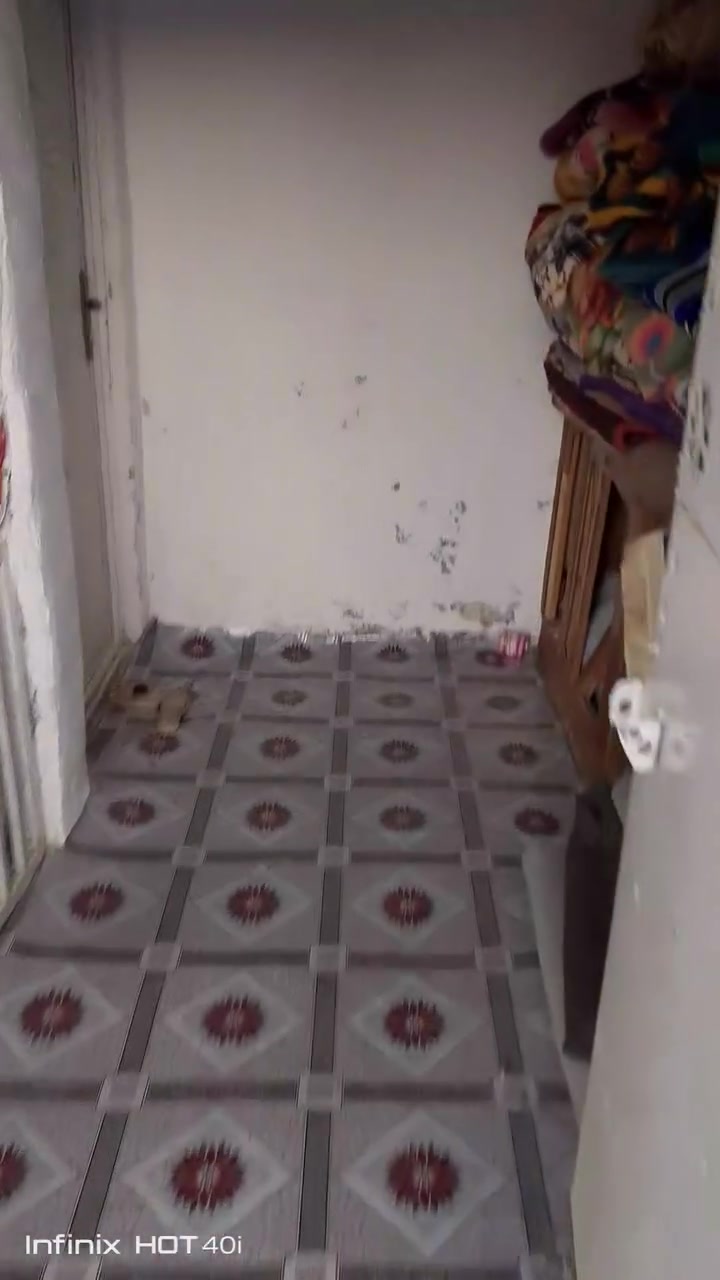 سلام عليكم ورحمه الله وبركاته عدي بيت ومشتمل البيع والشراء هلن وسهلن مساحت البيت والمشتمل 300متر العنوان حي طارق الاوسط سعر البيت والمشتمل 80 وبي مجال توصل على هذا رقم 📞‏‪***********‬‏
