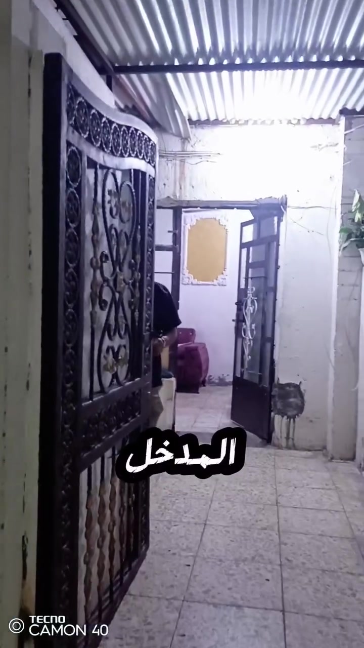 ### *للرهن - بغداد / الحرية الثانية*
بيت مساحة 60م²  
*التفاصيل*: ٣ غرف نوم + خدمات  
*الموقع*: قريب شارع العام  
*مبلغ الرهن*: 30 مليون  
*بدل الإيجار*: 150 ألف شهرياً  
*غير قابل للتفاوض*

*للاستفسار: مكتب السدرة - إبراهيم السعدي* ***********
