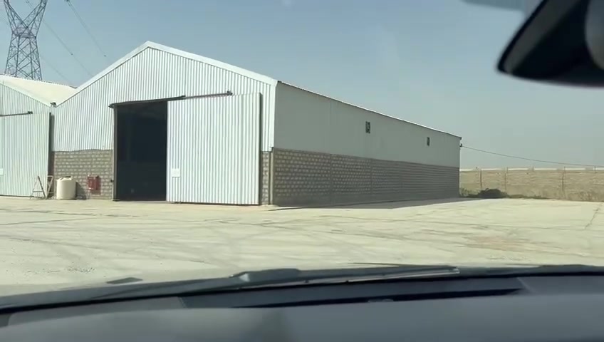 للبيـــــــع موقع تجاري مميز جدا في بغداد ناحية الوحدة قرب سيطرة اللج مباشرتا ع شارع العام مجاور محطه الوقود سلامه  ( 6 جملونات سعه 4815 م  وإدارة وقبان جسري مشيد على 5 ونص دونم طابو25 الك حق التصرف  ) واجهه 50 اتصال ***********
