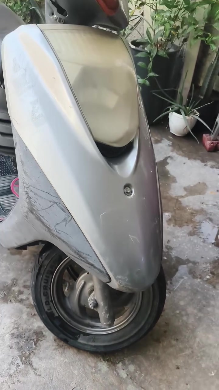 السلام عليكم درجة شغاله بس يرادلها تجفيت وباتري السعر ٣٢٥مكاني الشعله)  ***********
