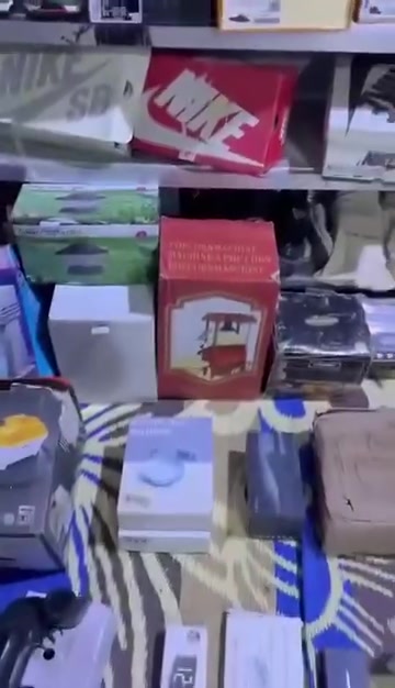 بضاعة إلكترونيات • ١٦٠ قطعة • قطع قيم