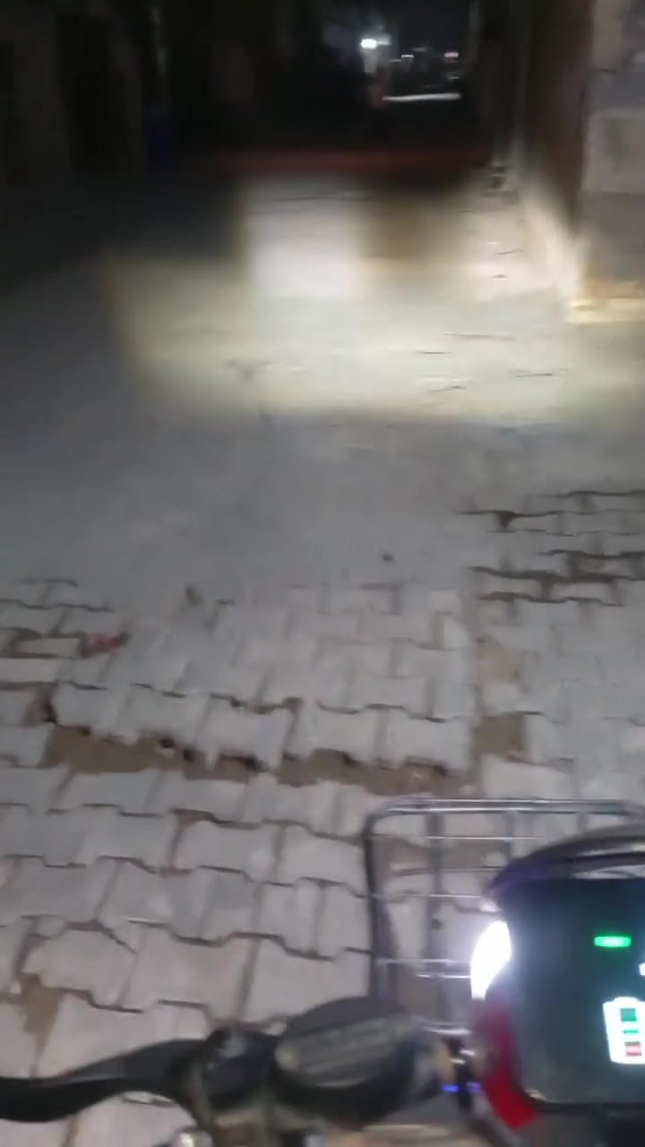 شباب السلام عليكم دراجه مقفوله اي عطل ما بيها السعر 525 العنوان الشماعيه مدينه الصدر واللي يحب يتواصل وياي واتساب على هذا الرقم***********
