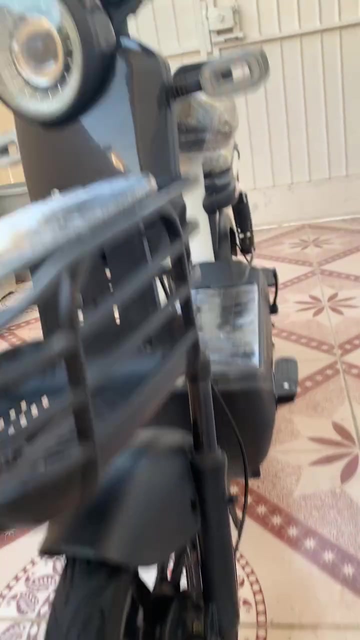 دراجة شحن للبيع دراجه جديده فقط عطل بيهه ماعرف شنو يمكن الملف بطاريات نضيفه العنوان السلمانيه رابرين للاستفسار *********** السعر ١٦٠الف وبيها مجال
