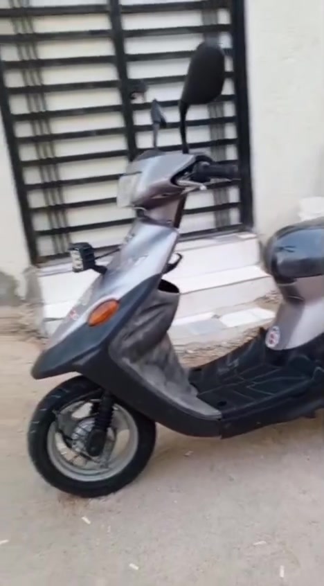 للبيع دراجه 9 زروف السعر 600 الف وبيها مجال***********
