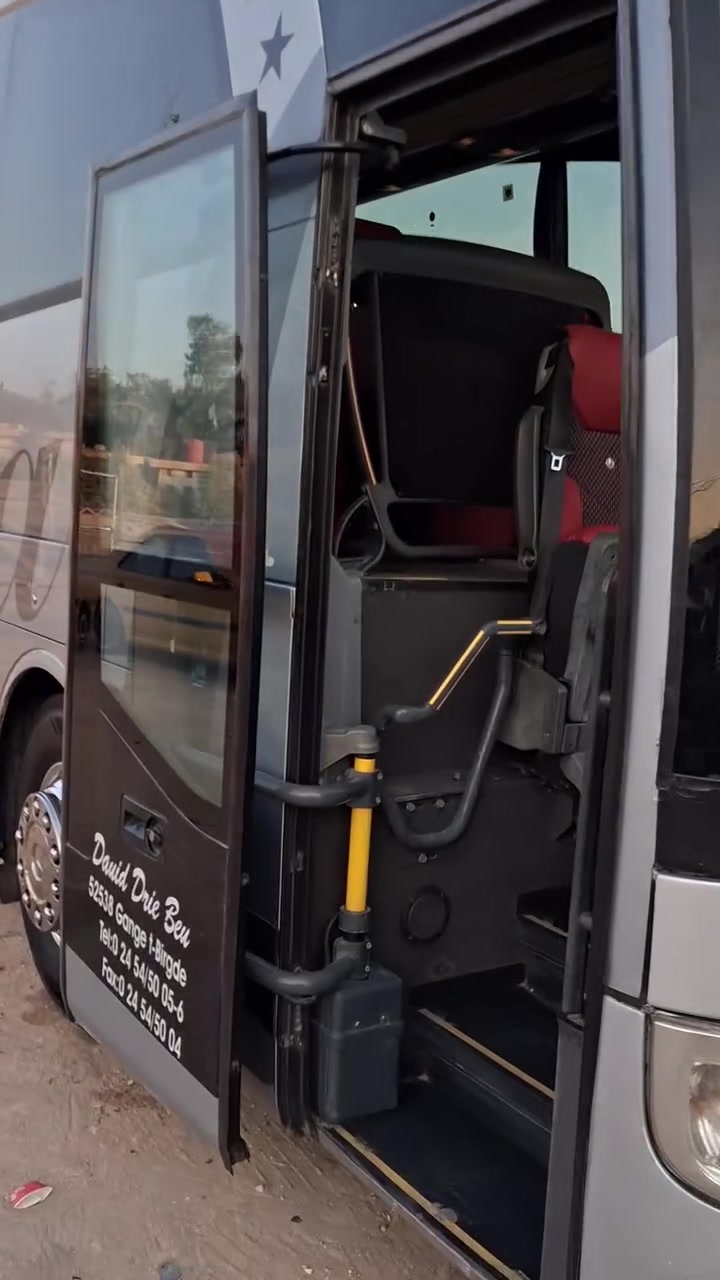 سلام عليكم
من ورشة باص العراق 
دوشمه كرسي VIP
 داخل كامل 
العنوان كربلاء طريق الحج البري 
***********
***********

