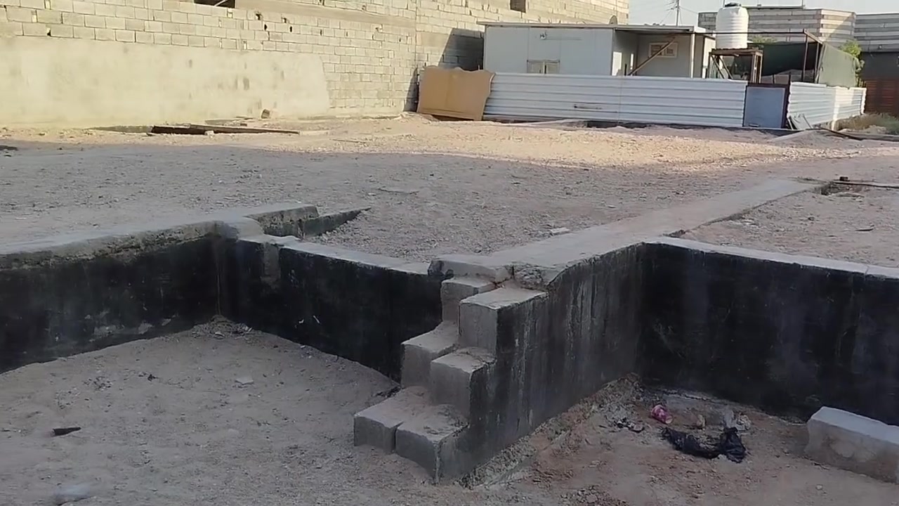 قطعه للبيع    260متر
بيها بتلوين كل بتلو 130 متر 
عنوان القطعه كوت ثويني شارع العكروركه 
ثاني فرع 
السعر 65 مليون

***********
