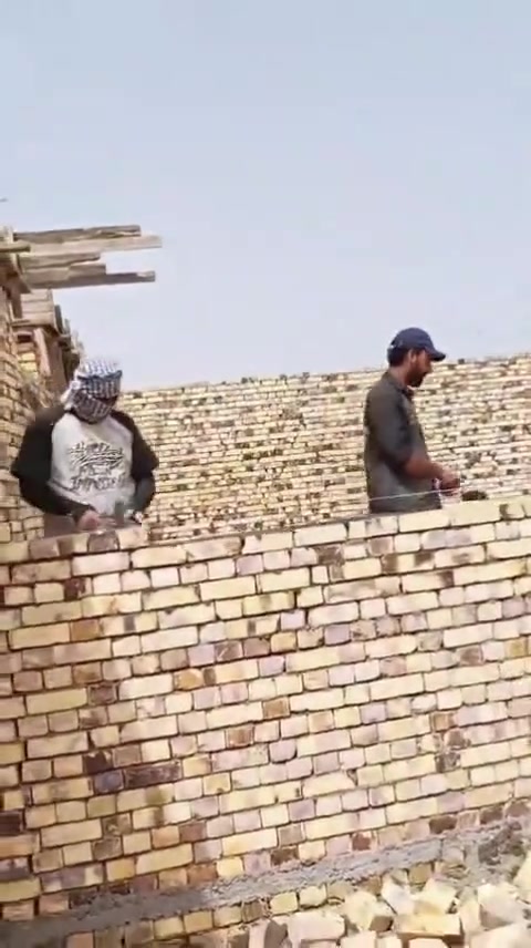 خلفه بناء متفرغ حالين وهاذه جزه من عملنه ***********
