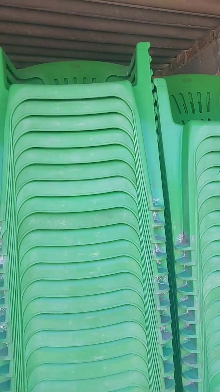كراسي للبيع ناصر  عدد ٢٩٠ ***********
