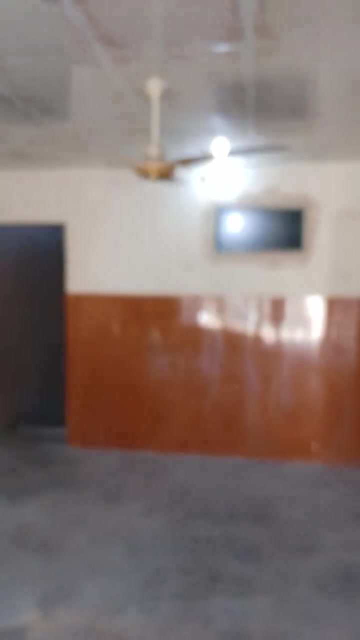 السلام عليكم...
مشتمل للإيجار نظيف...منطقة ال٢٠٠٠ قرب مدرسة بغداد الحبيبه...نظيف وجاهز للسكن...
يتكون من هول ومطبخ وغرفة نوم وصحيات وحديقه... لعائله صغيره وأهم شي المحافظه ع نظافة البيت ...
للاستفسار الاتصال ع الرقم/***********
مع التقدير...
@
