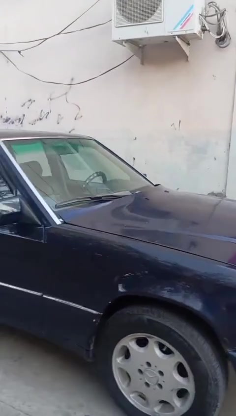 السلام عليكم مرسيدس دب 300للبيع موديل 1991 السعر 50 وبيها مجال رقم الهاتف *********** المكان بغداد حي الجهاد
