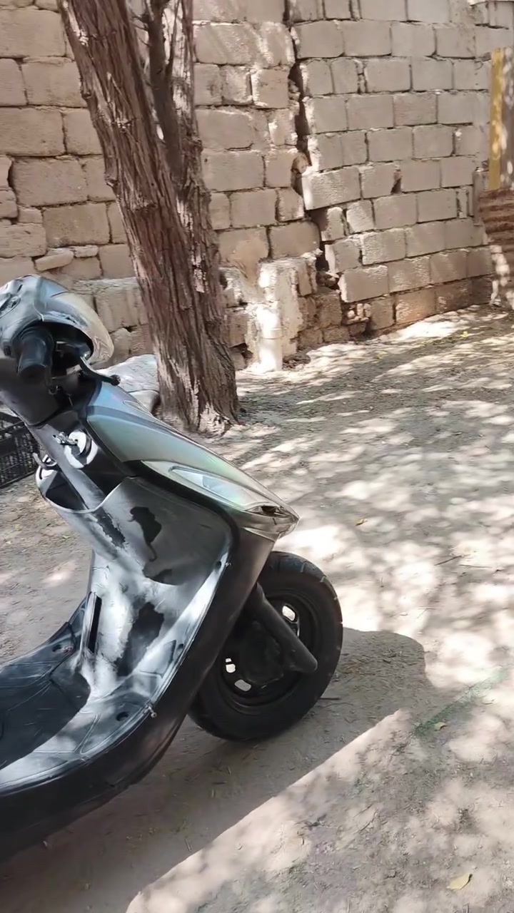 سلام عليكم دراجة للبيع كامكوGP (نوزل) كهربائيات شغاله اشاير لايت بك لايت سلف باتري جديد لايت زنون الدراجة علا وضع شركة جديدة بمعنى الكلمة ادامة كاملة عليها تنضيف نوزل وجويتر وفيت بم العنوان البصرة شط العرب نهر حسن الرقم ***********
