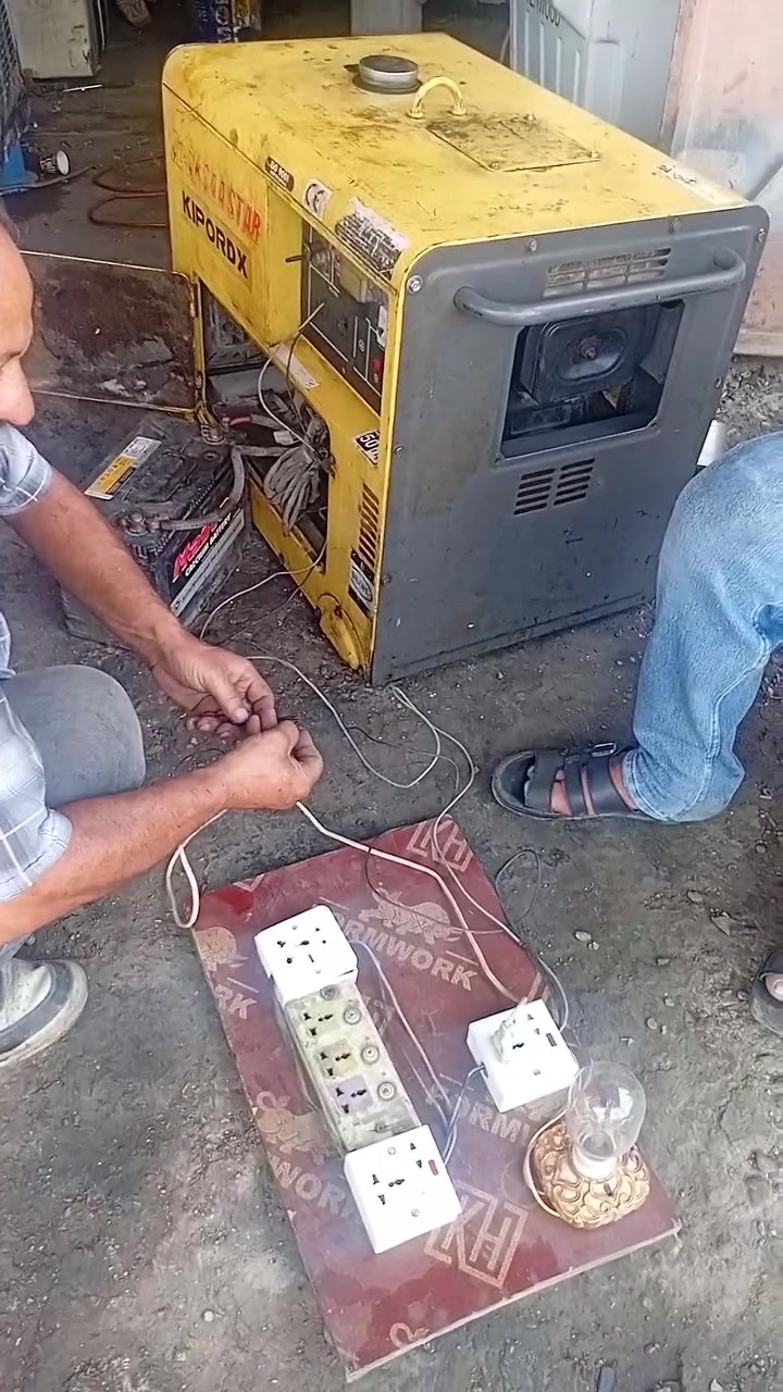مولدة كامة كاتم خمسة كي في سنكل كلش نظيفة جاهزة لاصرف ولاتبخير اقتصادية السعر 400 الف دينار عراقي العنوان بغداد للاستفسار الاتصال على الرقم ***********
