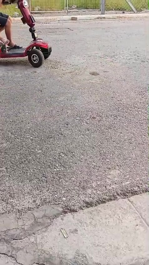 السلام عليكم
سياره شحن جديده كلش تعتبر زيرو كير اوتو وبيهه بك R
 وكشن مريح لايت LED
اشاير امامي خلفي شاشه ديجيتال للبيع رايدهه ب٦٠٠ وبيهه مجال للاستفسار *********** عنواني بغداد قرب الجزيرة السياحية
