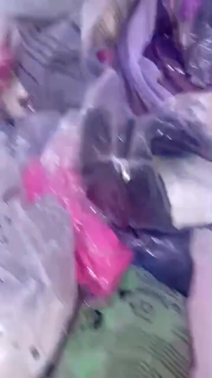 شلعة ملابس شي ان نسائي وبناتي وبي كم قطعة ولادي العدد اكثر من 450 جيس وكل جيس بي قطعة او قطعتين تباع المجموعة كاملة او قسم منها سعر القطعة الاسعار من 750دينار الى 1500 دينار حسب العدد واذا شلع القطعة ع 500 وبيها مجال باقي التفاصيل خاص او واتساب ***********

