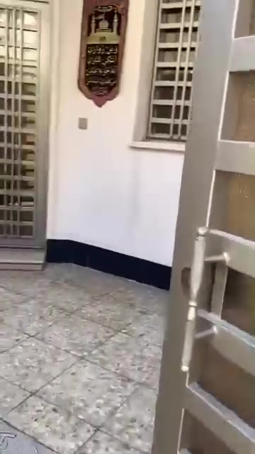 سلام عليكم بيت للبيع زراعي بديات شارع المرور قرب سيد هاني مساحة 100 واجهته 7ونص حديث سنه 25 بناءه 3 طوابق 4 غرف نوم مع كافة الخدمات الحديثه  التواصل مع صاحب البيت حصرا بدون دلاليه ***********
