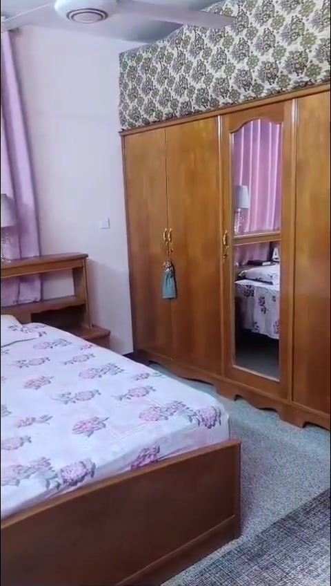 السلام عليكم غرفة نوم للبيع صاج نضيفة السعر 500 الف للاستفسار الاتصال على هذا الرقم ***********
