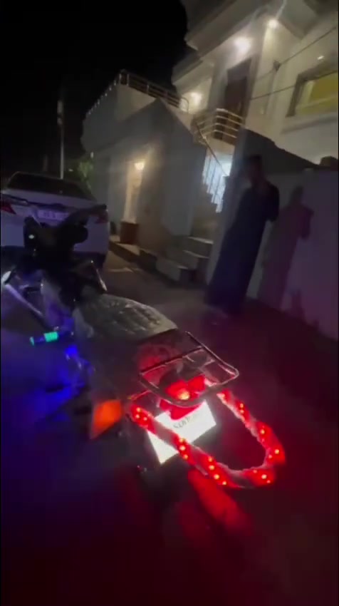 دارجه سونك اربعه كير للبيع  محرك كبس مابدل بلاد بس كلجات مبدله لليريد يتواصل وياي ***********
