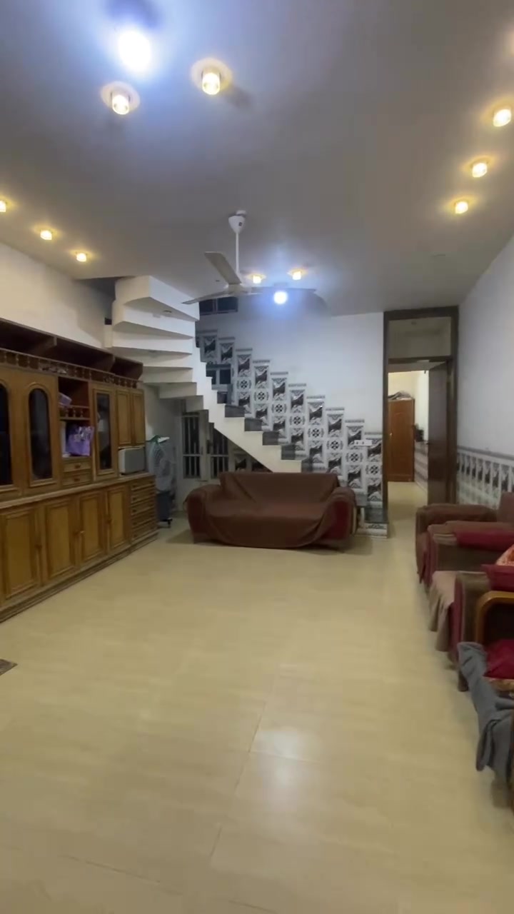 ‏ سلام عليكم ورحمة الله وبركاته
‏ ‏ ‏ ‏بيت للبيع أبو غريب شارع كاتب عدل الزيتون الجديدة مساحة البيت 125  /5*25
‏￼ نقص الواجهة ‏ فقط باقي للاستفسار مثل ما موضح بالفيديو
‏الاستفسار من 
صاحب البيت
‏***********
‏ *********** ￼
￼
