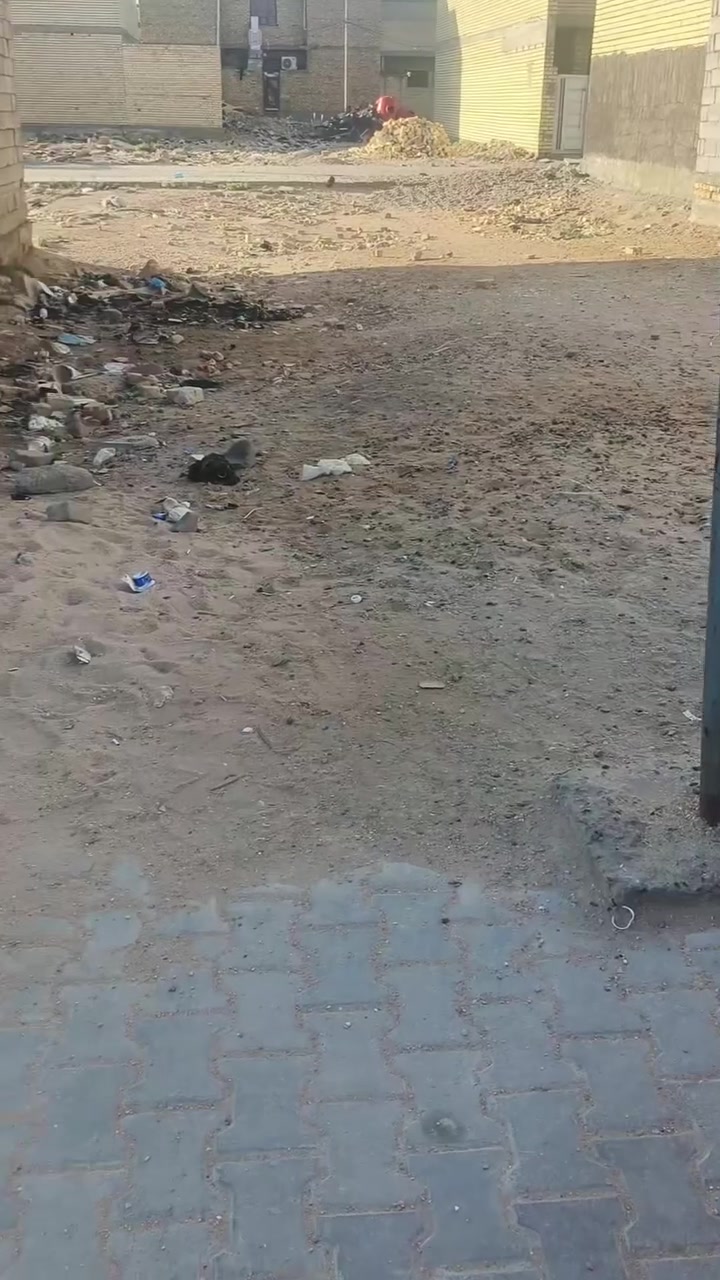 السلام عليكم قطعة أرض للبيع مساحة ٧٥ متر واجهة ٥ وربع ونزال ١٤ ونص في شارع أبو دراج فرع المولده الثانية السعر ٢٥ وبيها مجال خدمات كاملة والشارع مقرنص  للاستفسار ***********
