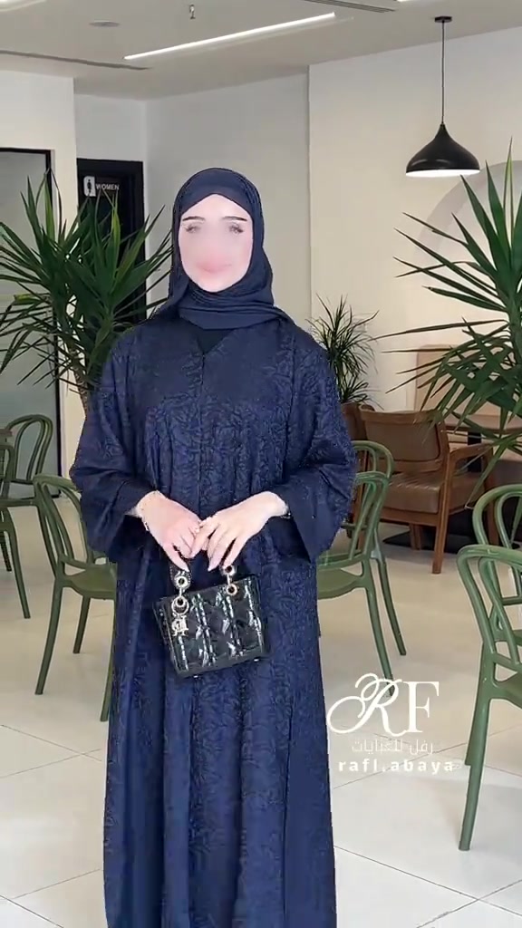 للحجز واتساب *********** عبايه الفضاء النيلي + شال 🦋 الخامه جاكار اماراتي  تكون طباقيات على طول العبايه  متوفره بجميع القياسات  #رفل_للعبايات #عبايات #كربلاء #عبايات_فخمة #بشتات_خليجية 

نص مكتوب في الصور:
- RF
- رفل للعبايات
- rafl.abaya