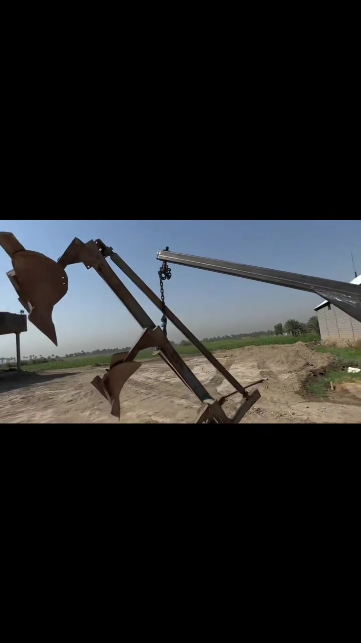حدادة محمد الجنابي  ​🚜  — القوة والمتانة لخدمة أصحاب الجرارات والزراعة 🚜
​تعبت من رفع المعدات الثقيلة؟ نوفر لك رافعة هيدروليكية / ميكانيكية متينة وعملية جدًا، تنربط مباشرة على أفخاذ المكينة (الجرار) لتسهيل كافة أعمالك الزراعية واليومية.
​مميزات الرافعة:
​تصميم قوي وجديد: مصنوعة من حديد عالي التحمل ولحام درجات أولى لضمان الأمان والأداء العالي.
​سهولة التركيب: تركب وتنفك على أفخاذ المكينة بكل سهولة وسرعة.
​استخدامات متعددة: مثالية لرفع ونقل المحاريث، المعدات، والأحمال الثقيلة في الحقل.
​📍 المكان: بابل ~ الحمزة الغربي ~ الخميسية
📞 للاستفسار والطلب (واتساب / اتصال):
​***********
​***********

نص مكتوب في الصور:
- *********** الهاتف حدادة محمد الجنابي