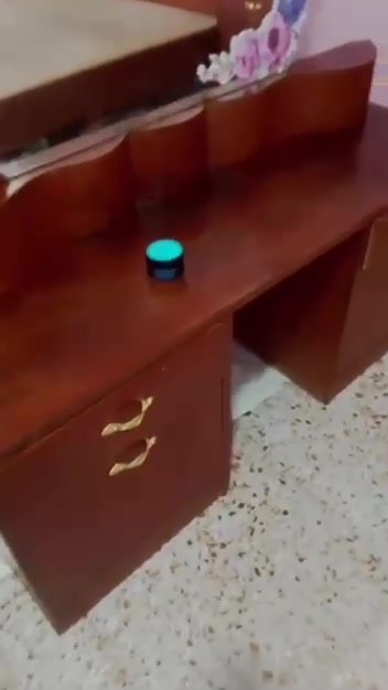 غرفة كاملة • ٦ أبواب • يحتاج صبغ