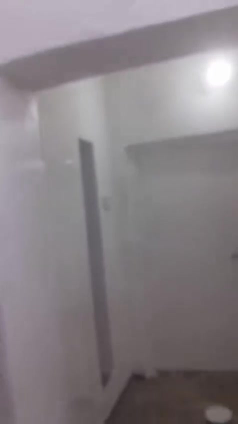 مشتمل طابق ارضي
غرفة كبيرة/ العرض 6 الطول 6
غرفة صفيرة 3 العرض الطول 6
هول 5العرض الطول 6
طبخ
حمام تواليت
حي القاهرة على الشارع العام مجاور حلويات عدنان
ومنفذ السوداني
عائله صغيرة حصراً
***********
