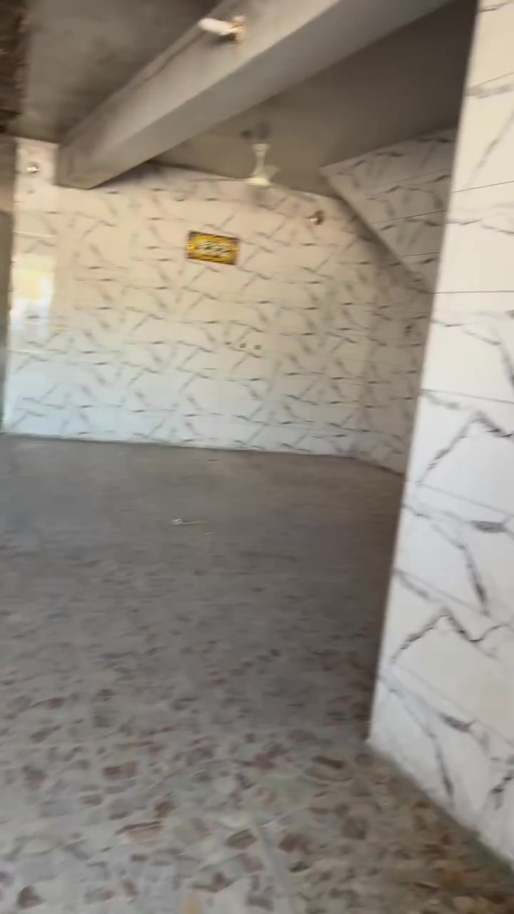 السلام عليكم محل كبير الايجار على شارع العام
***********

