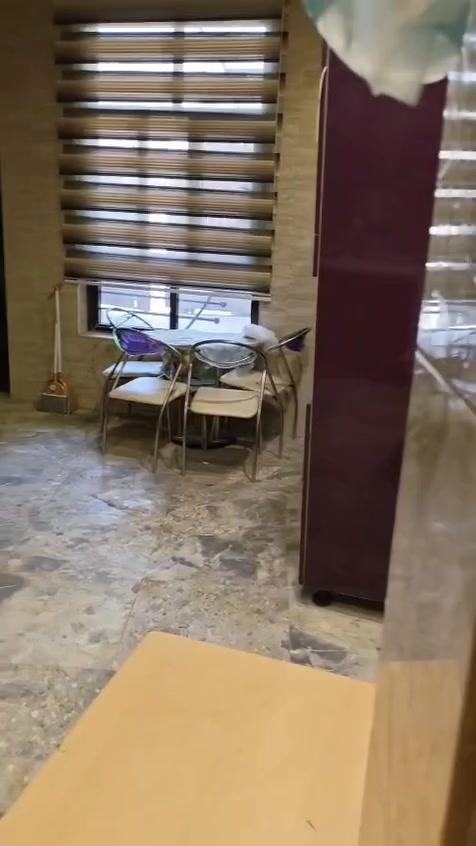 دار للأيجار
حي الجامعة
 قرب شارع
 المركز تجاري او سكني
 مساحة 250م 4غرف نوم
 مجهز بعض الأغراض 
للاستفسار الاتصال
 ☎️ ***********
