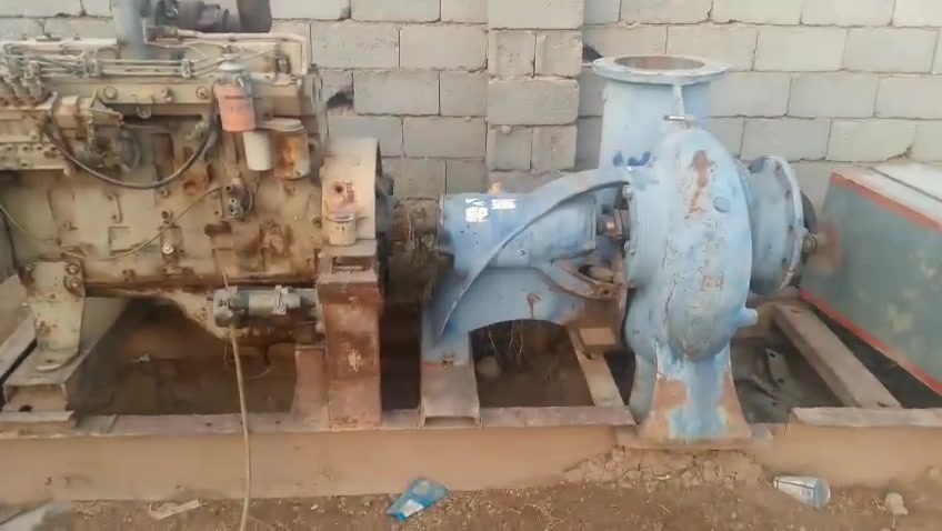 للبيع
محرك كمنز حجم  114
خنزيره ايراني12×12 ترفع 2400 متر بالساعة 
بوري سحب دفع 13 متر 
العنوان ديالى
هاتف ***********
