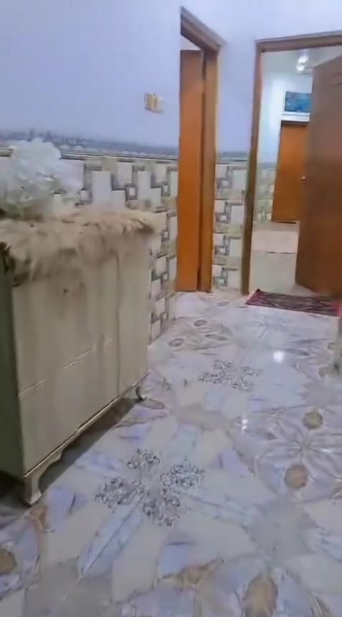بيت للبيع المساحه 200 متر طابوزراعي عراقي العنوان تنومه نهر حسن الكباسي مدرسة البيارق شارع الدولي او شارع الوسط 2 منام استقبال صال كراج صحيات خارجه وداخليه السعر 88 قفل
