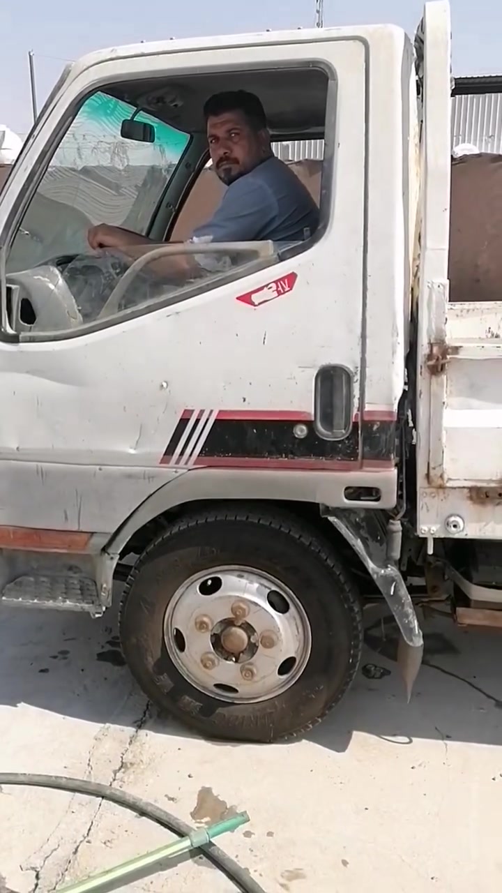 السلام عليكم كنتر مسيو بوشي بزون للبيع موديل ١٩٩٤ رقم ديالى سنويه لل ٢٧ للتواصل الاتصال على الرقم ***********

نص مكتوب في الصور:
- HONOR 9X
- TRIPLE CAMERA
- AI HONOR 9X TRIPLE CAMERA