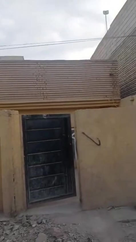 دار للإيجار • طابق واحد • قرب شارع ٨٠