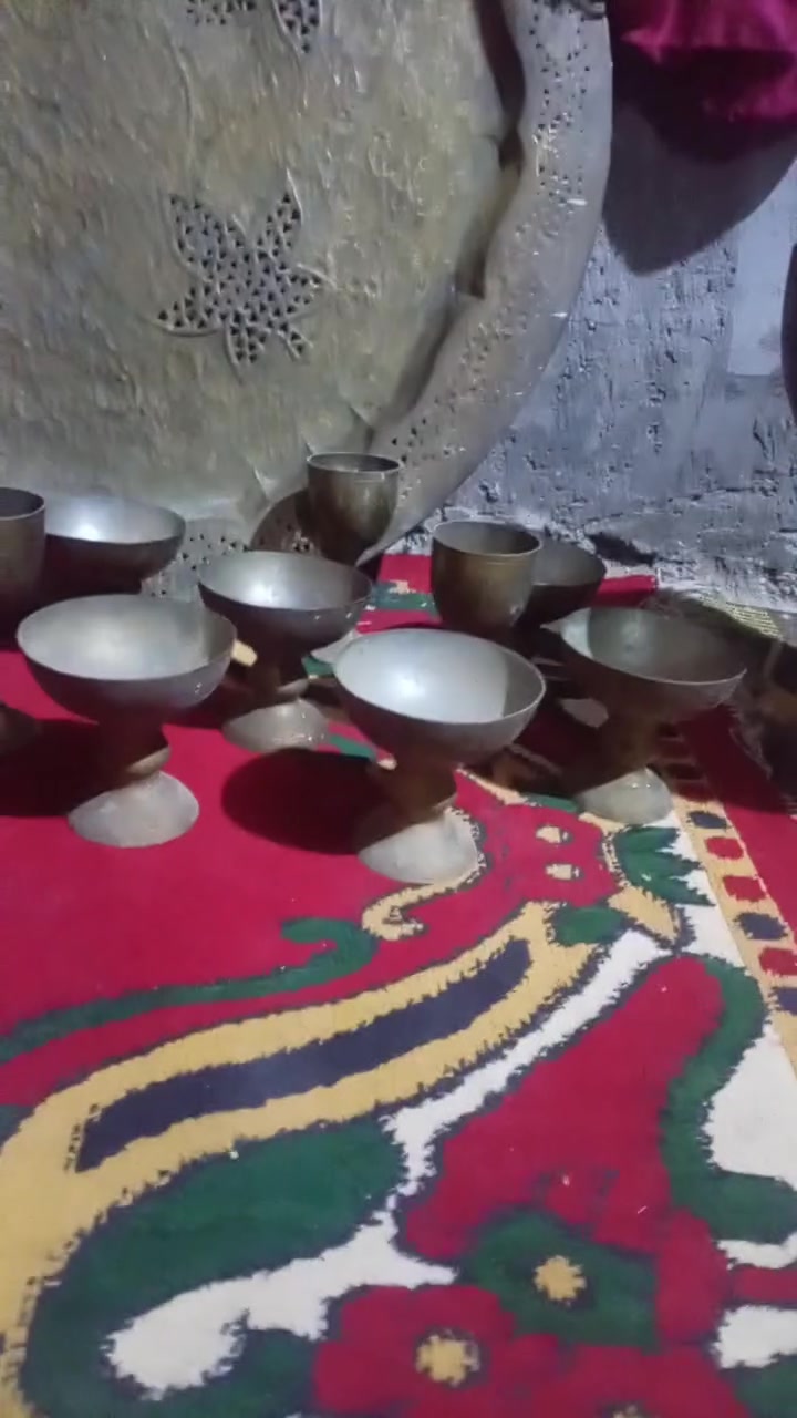 هذن تحف قيموهن ماعرف سعرهن ***********
