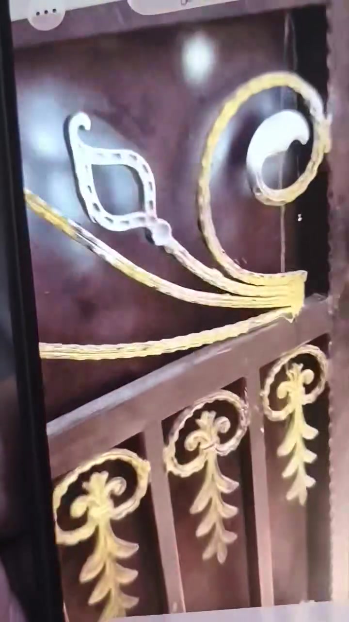 بيت مساحه ٢٥٠ متر طابقين كونكريت مسلح صب ودنك في الاركان مكون مرافق في البدايه واستقبال ومطبخ وحمام وصاله كبيره و غرفتين جوه والطابق الثاني هم غرفتين وصاله ومرافق عنوان ديوانيه حي الامين قرب انشائية سيد حسين ت /*********** او ***********
