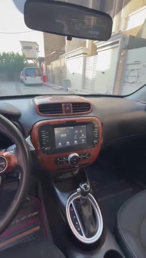 كيا صول 2018 وارد امريكي مكينة2000 مرقم بغداد (ألسيارة بيهة قطع صبغ) السيارة مال بيت ونضيفة مكاني بغداد السيارة (GDI) المشتل ***********  السعر 110
