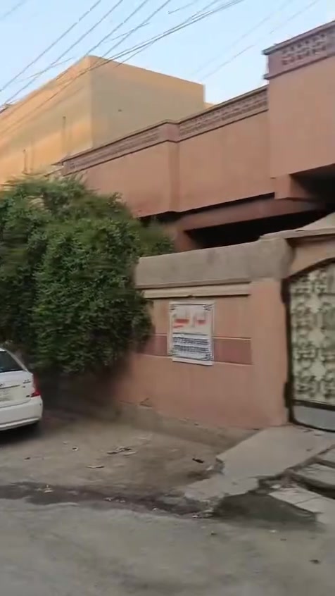 سلا م عليكم
بيت للبيع بناء قديم طابوق 

المساحه 205متر طابو صرف العنوان المشراق القديم 

   ركن السعر 250مليون بيه مجال 

***********
