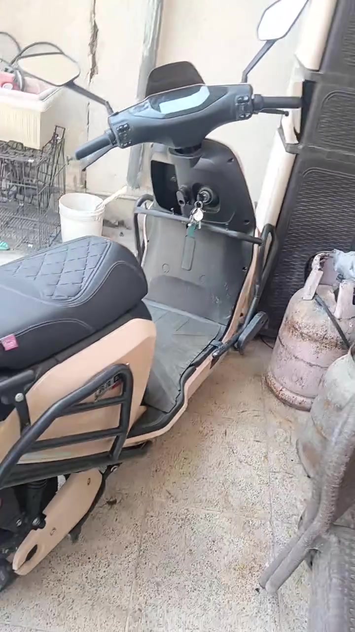 دراجه شحن للبيع سعر 850 وبيها مجال بطاريات كبار دراجه خير من نظيفه استعمال شخصي نظيفه نظيفه كلش خير من الله السرعه مالتها 85
***********

