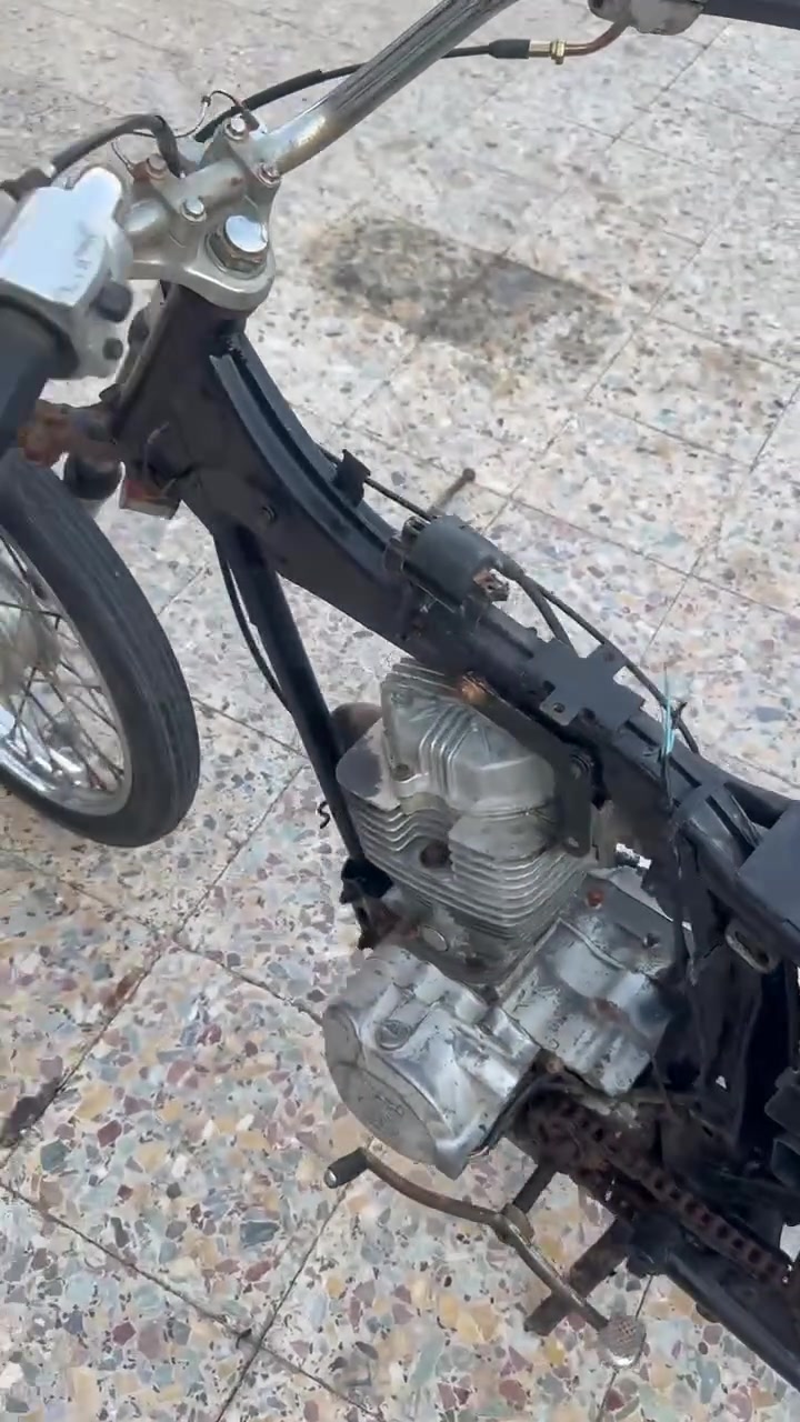 للبيع انيرجي مكينه ٢٠٠ دراجه كامله بس ناقصها كشن وتانكي وصفحه مال كلجات مبدله السعر ٢٧٥ وبيها مجال مكاني بصره ابو خصيب رقم الهاتف (***********)
