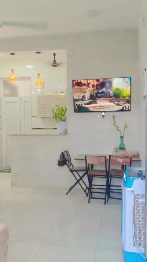 🏡 بيت طابقين للبيع - بناء حديث ! 🏡
📍 الموقع: [ديالى  / بعقوبه شفته / أقرب نقطة دالة. خلف قاعة بيانوا نهاية فرع اسماك زوزو]
✨ تفاصيل ومواصفات البيت (طابقين):
واجهه  8 ونص  والنزال 12 ونص المساحة: 103 متر مربع.
حالة البناء: بناء حديث ممتاز 
نظام الطاقة: مجهز بنظام طاقة شمسية متكامل لتوفير الكهرباء.
🔹 الطابق الأول:
استقبال واسعة ومناسبة للضيوف.
مطبخ بنظام حديث (مطبخ حار + مطبخ بارد).
غرفة نوم سويت (مع حمام داخلي).
حمام خارجي.+ طرمه
🔹 الطابق الثاني:
غرفتين نوم كبار (من ضمنها غرفة سويت بحمام وصحيات داخلية).
✨ مميزات إضافية:
بيت متكامل ومجهز بالطاقة الشمسية وجاهز للسكن الفوري.
تصميم عصري واستغلال ممتاز للمساحات.
[نوع الملكيه / طابوا زراعي سند 25.
💰 السعر: [100 مليون  بي مجال  ]
📞 للتواصل والاستفسار: ***********
