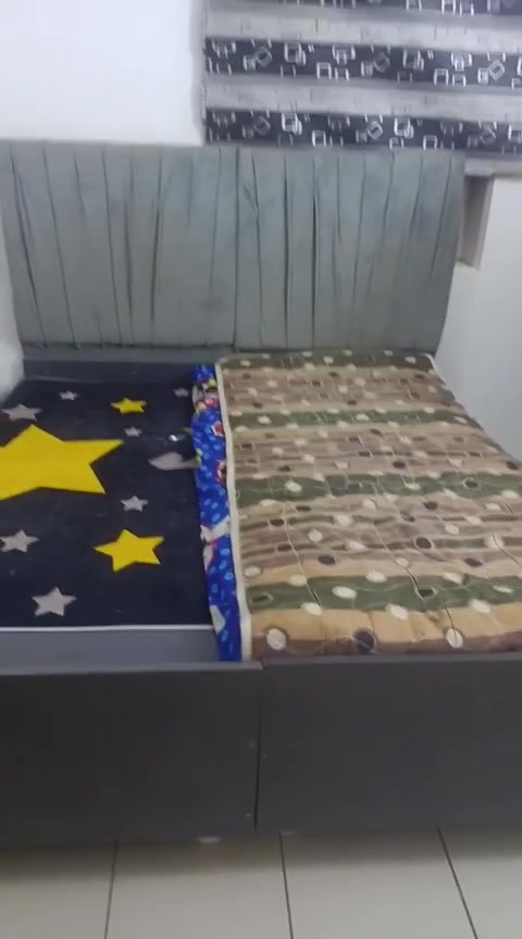 سرير ابو نفر عدد ثنين للبيع 
من داخل المجمع بسمايه 
***********
***********
