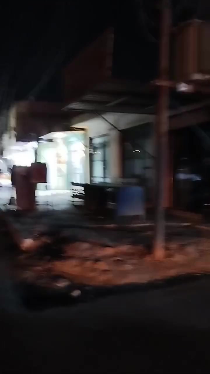 السلام عليكم بناية معروضه للبيع الموقع حي اور شارع السبيس ركن على ثلاثة شوارع التفاصيل داخل الفيديو الاستفسار اكثر اتصل على الرقم ***********
