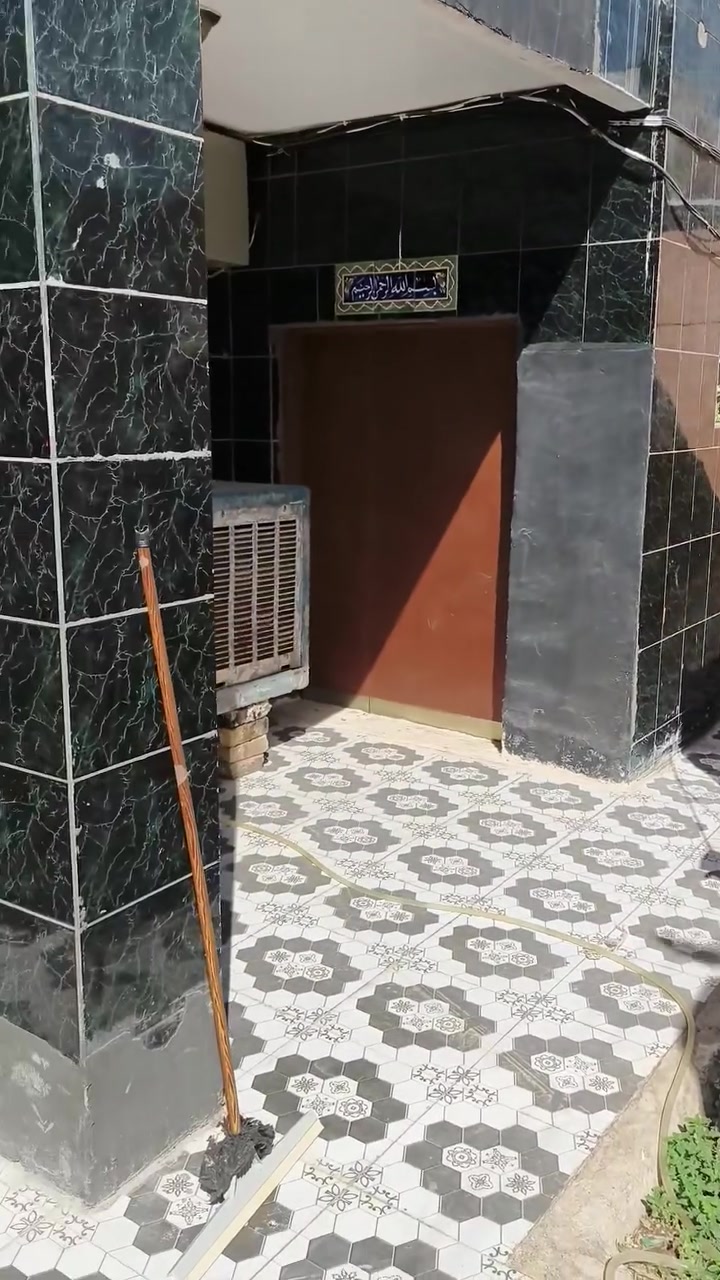 دار لبيع موقع سواجي داخل الفرع مساحه ١٥٠ جاهز لسكن شارع قبل المولده مال بيت عيال س***********
