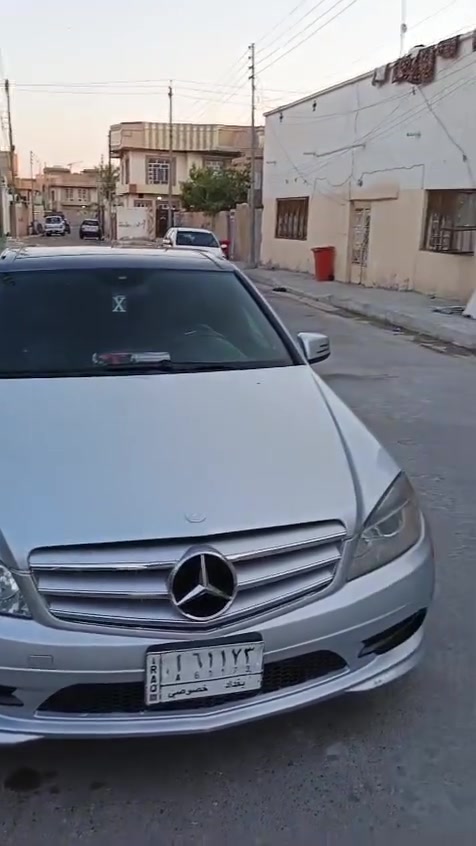 السلام عليكم
C300 sport 
2011 رقم بغداد شرط التحويل  
فول مواصفات  
محرك 6 
بانوراما 
تبريد قطعتين 
السياره مفوله الأخير 
كفاله حادث  وايرباك 
ما عده داير تاير الخلفي  عكس السايق  
***********
***********
مكاني فلوجه
