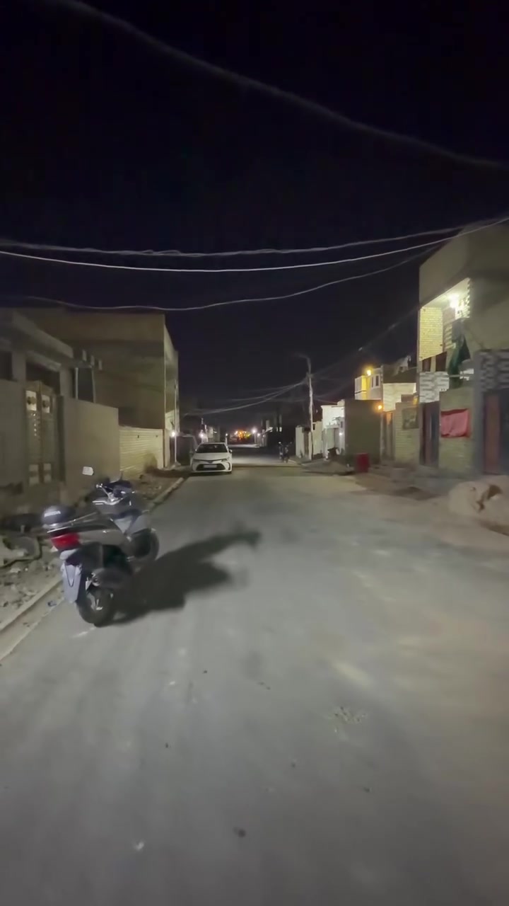بيت للبيع مساحة 100 متر بناء طابوق جمهوري البيت مربع 10 في 10 في بداية المنطقة خضراء الدسيم كافة الخدمات ماء مجاري إنارة تبليط سعر البيت 65 مليون فقط للاستفسار مراجعة مكتب حسين المياحي ***********
