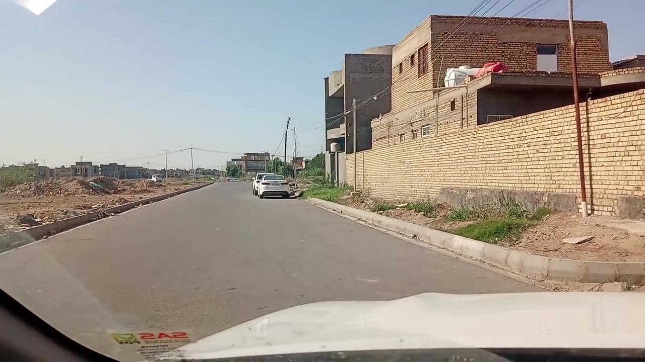 الدار للبيع هيكل مسقف طابق و نص قيد الانشاء
الكوت حي الجامعه الاولى خلف الاقسام الداخليه 
قرب المدرسة الصينية // خدمات كامله 
المساحه 300 ركن واجهه 25 نزال 12// شارع 20 
للاستفسار الاتصال على الرقم ***********
أو واتساب او ماسنجر
