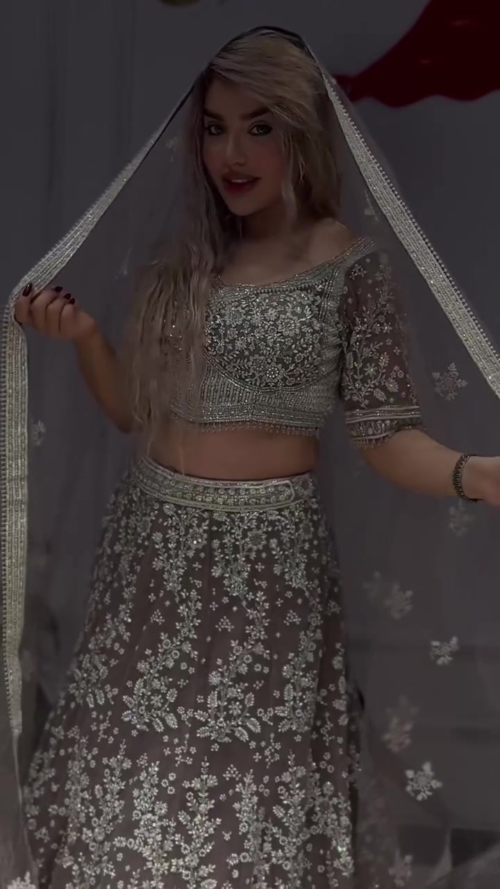 فستان زفاف • فري سايز • للإيجار والبيع