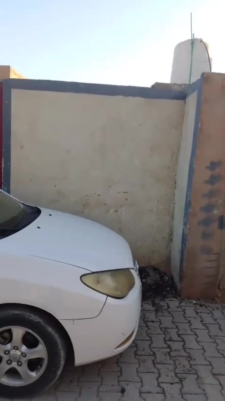 يا الله بيت للبيع 200 متر الرضويه 4قرب جامع سيد حسن غرفتين وصاله ومطبخ ومحل ***********او مراجعة مكتب الصدرين للعقار 2قرب مركز شرطة الرضويه
