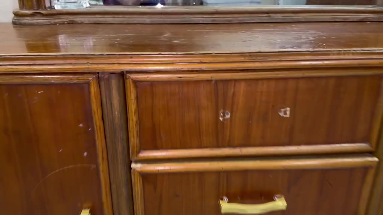 غرفة خشب • مستعملة • المنصور