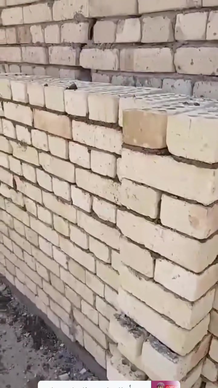 🔺 عرض مميز و حصري لبناء الهيكل 🔺 درجة اولى🔥
المتر (180) الف دينار فقط .. (العمل نقدا فقط) وسعر تشطيب كامل 400 الف 
(مواد وعمل)
هيكل طابوق اصفر ذرعة سقف بكوادر هندسية متخصصة 
-------------------------------
المواصفات : 
1- تهيئة الارض ورفع الانقاض + فرش جلمود و سبيس نوع النباعي مع الحدل الممتاز.
2-استخدام المبيدات ضد حشرة (الارضة) + فرش طبقة من النايلون الزراعي السميك.
3-عمل المجاري من نوع الامل الشريف المصري 
4-اساس نوع رفت بارتفاع 40 سم مسلح بواقع شبكتين بحديد ff العراقي او سابك السعودي مع عمل جسور بقطر 16 ملم تحت جميع الجدران .
5- كونكريت مركزي c35 من شركات معتمدة محلياً و خاضع للفحص .
6- عمل بادلو (بتلو) بارتفاع 20 سم و البناء بالطابوق الاصفر من معامل النهروان الخاضع للفحص و قليل الاملاح .
7- ارتفاع البناء لكل طابق 320 سم . 
8- عمل سقف كونكريت بسمك 20 سم مسلح شبكتين بحديد قطر 12 ملم مع عمل جسور ( رباطات) على جميع الجدران و بارتفاع (30) سم ..
9-بناء بيتونة بارتفاع 3 متر مع اضافة مردات ماء + ستارة بارتفاع 130 سم 
10- تنظيف الموقع و رفع الانقاض ..
----------------------------------
للاستفسار و معرفة جميع التفاصيل و العروض يرجى التواصل معنا 
#مكتب دار نجوم / بغداد ــ حي القاهره
للاستفسار ***********
